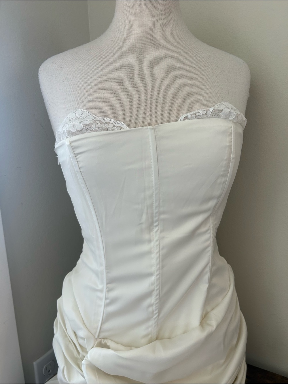 Elegant Strapless White Lace-Trim Dress